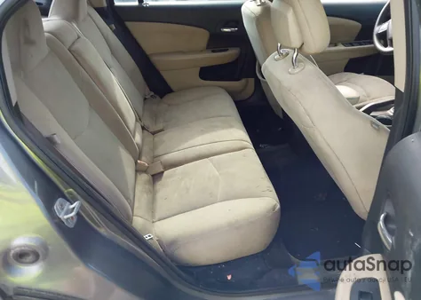 2011 Chrysler 200 Lx z USA, uszkodzony, nr VIN 1C3BC4FG8BN605776